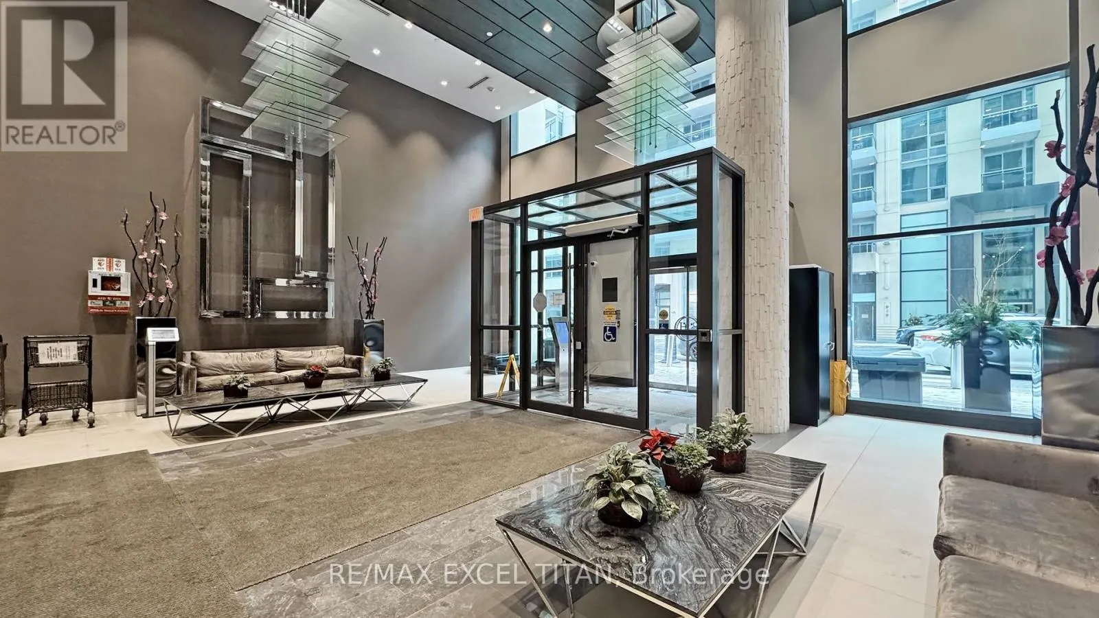 309 - 9205 YONGE STREET