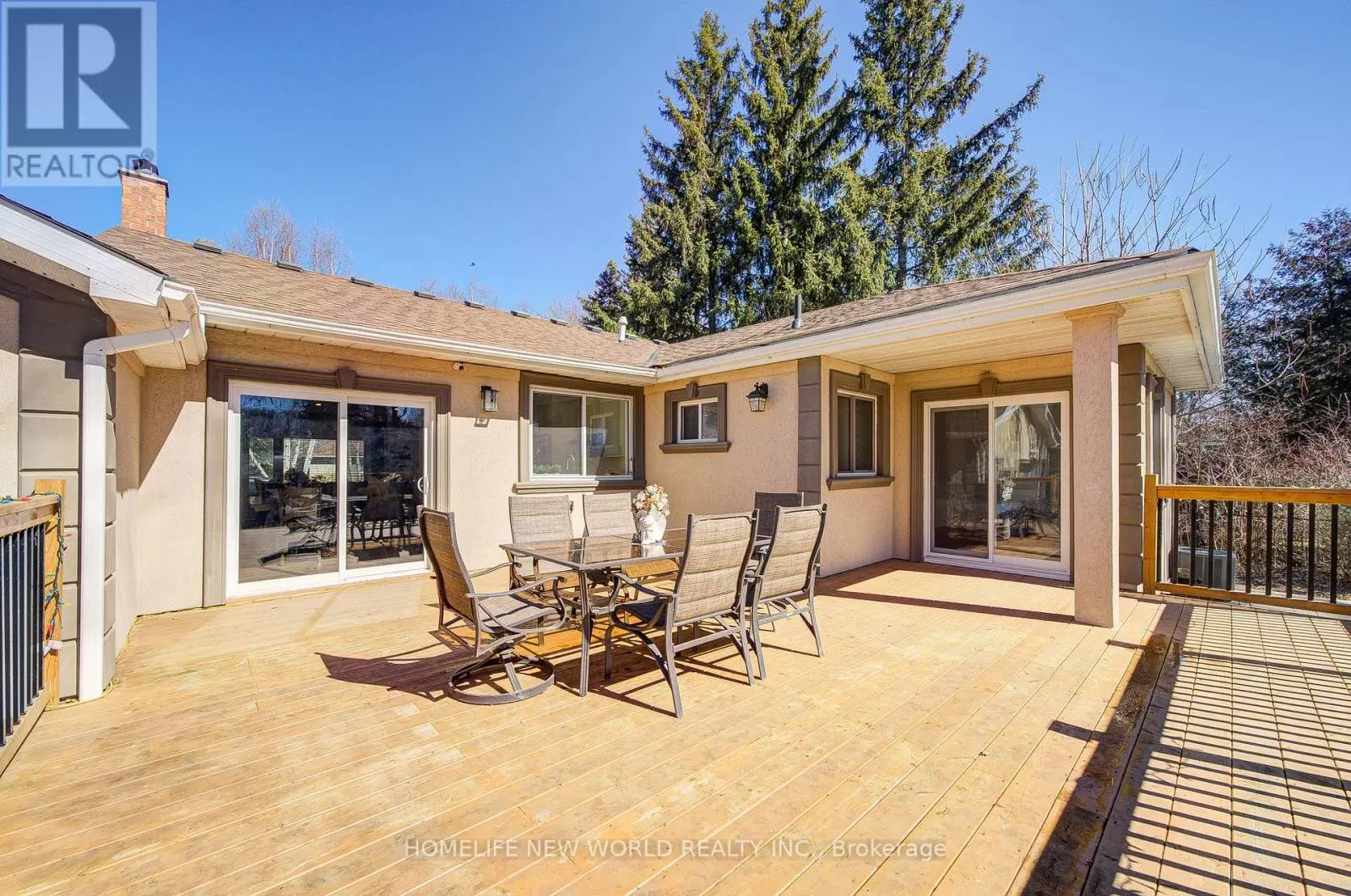 215 WILLOW DRIVE