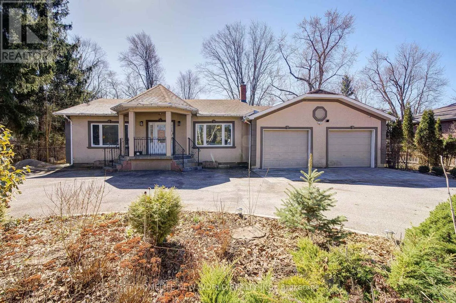 215 WILLOW DRIVE
