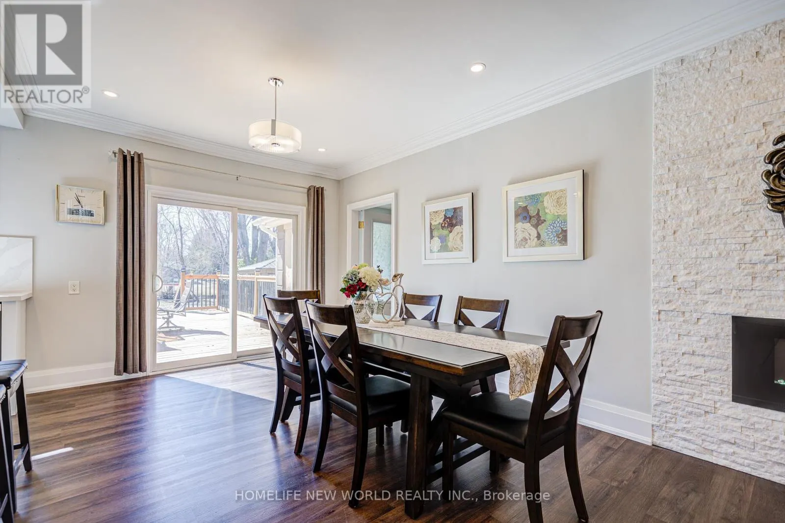 215 WILLOW DRIVE