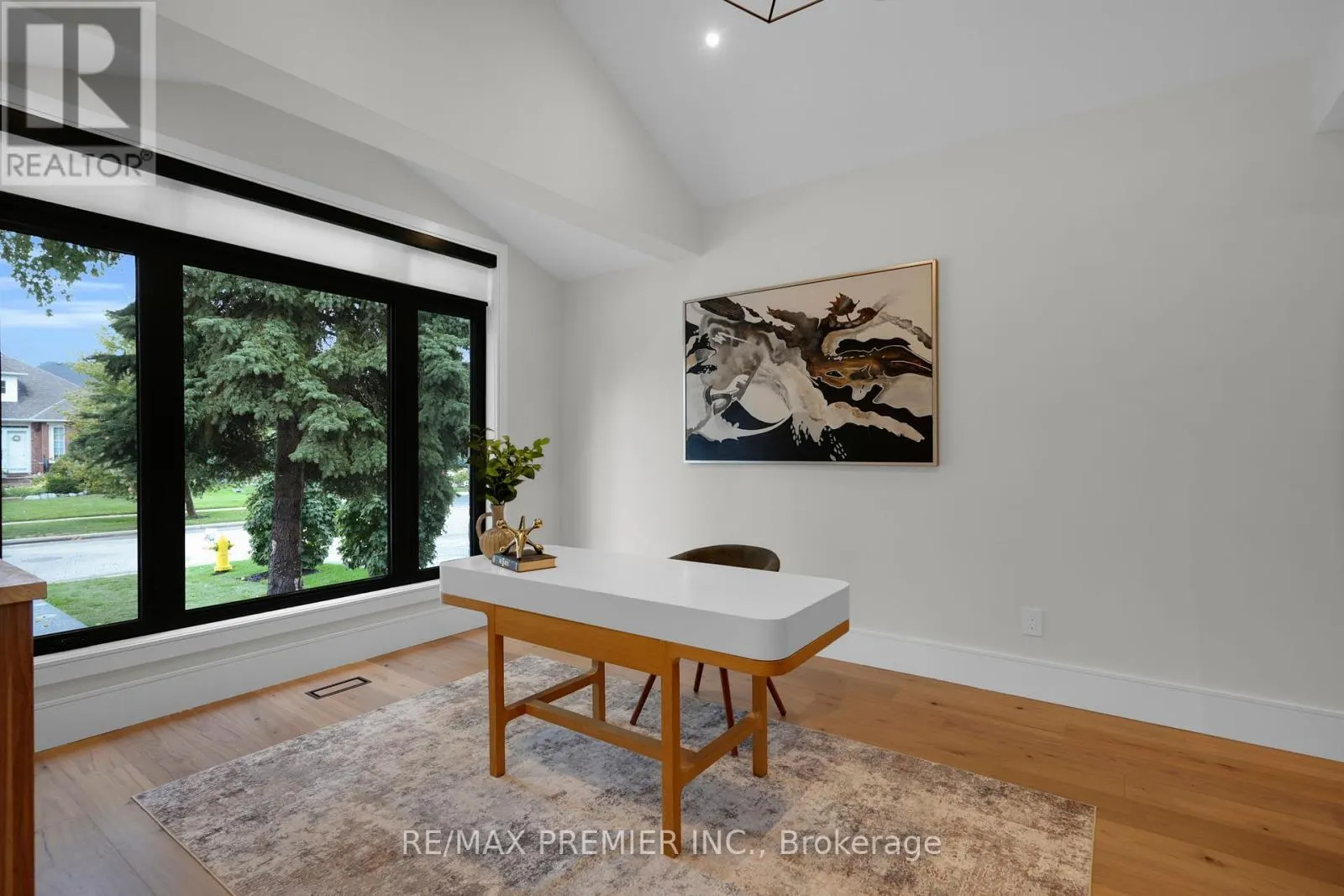 19 POLO CRESCENT