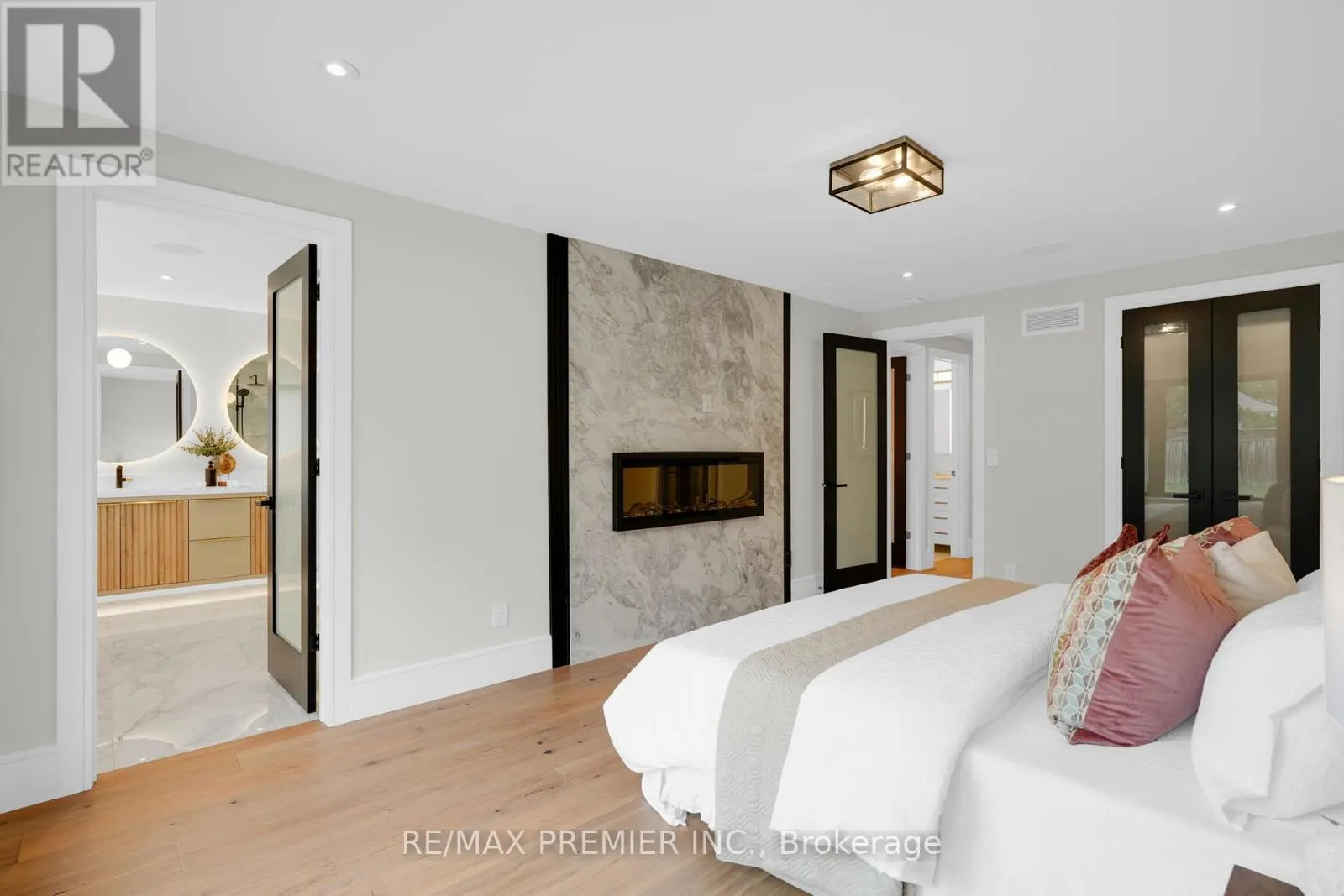 19 POLO CRESCENT