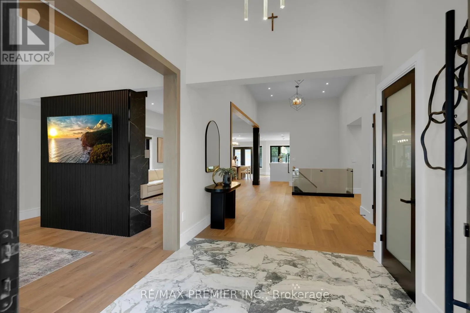 19 POLO CRESCENT