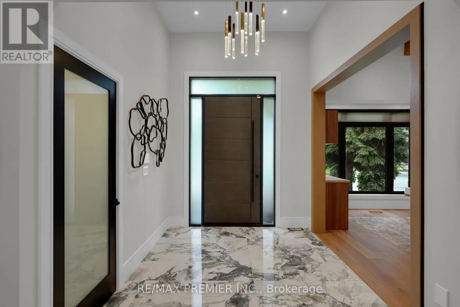 19 POLO CRESCENT