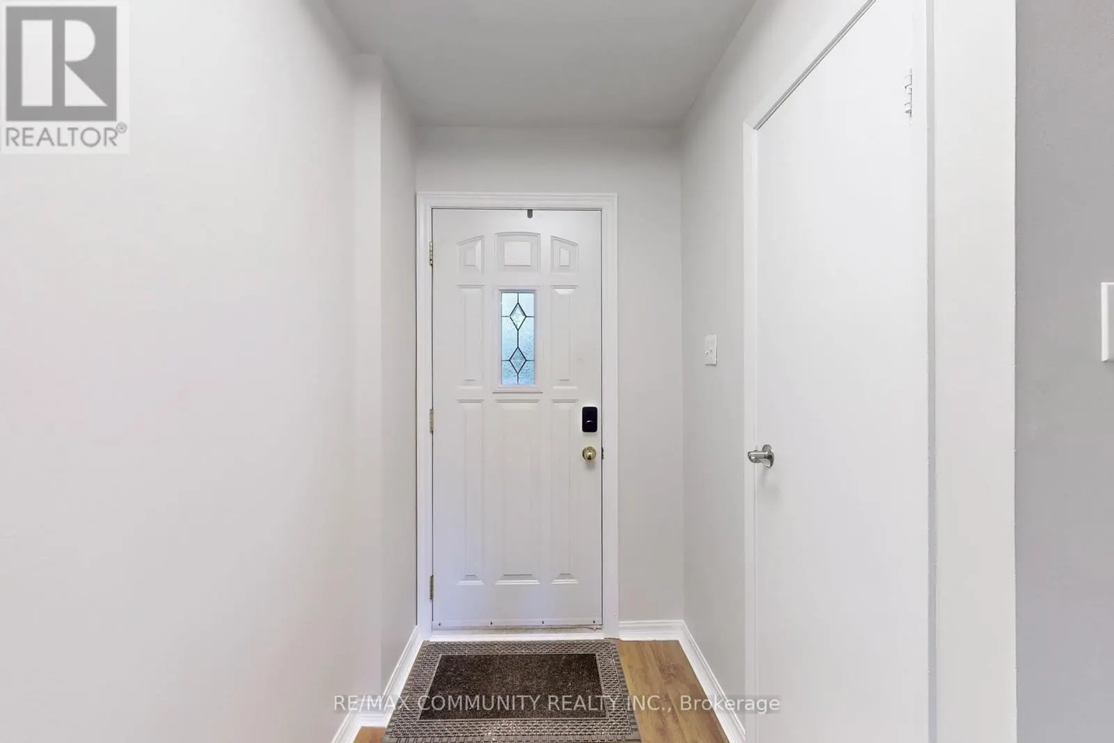 18 KNIGHTSBRIDGE WAY
