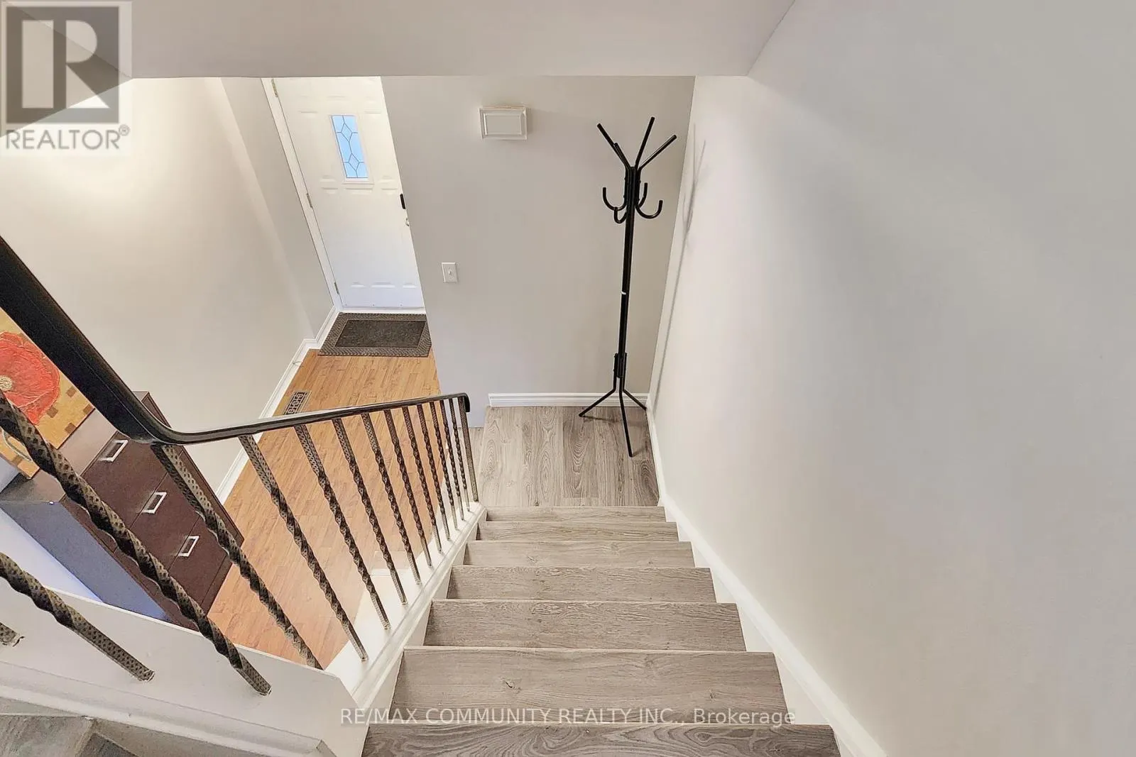 18 KNIGHTSBRIDGE WAY