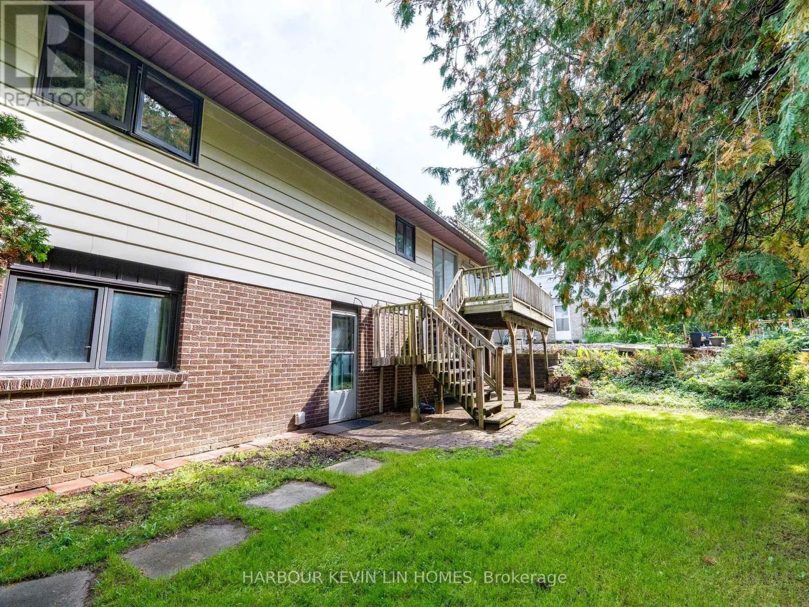 213 MURRAY DRIVE