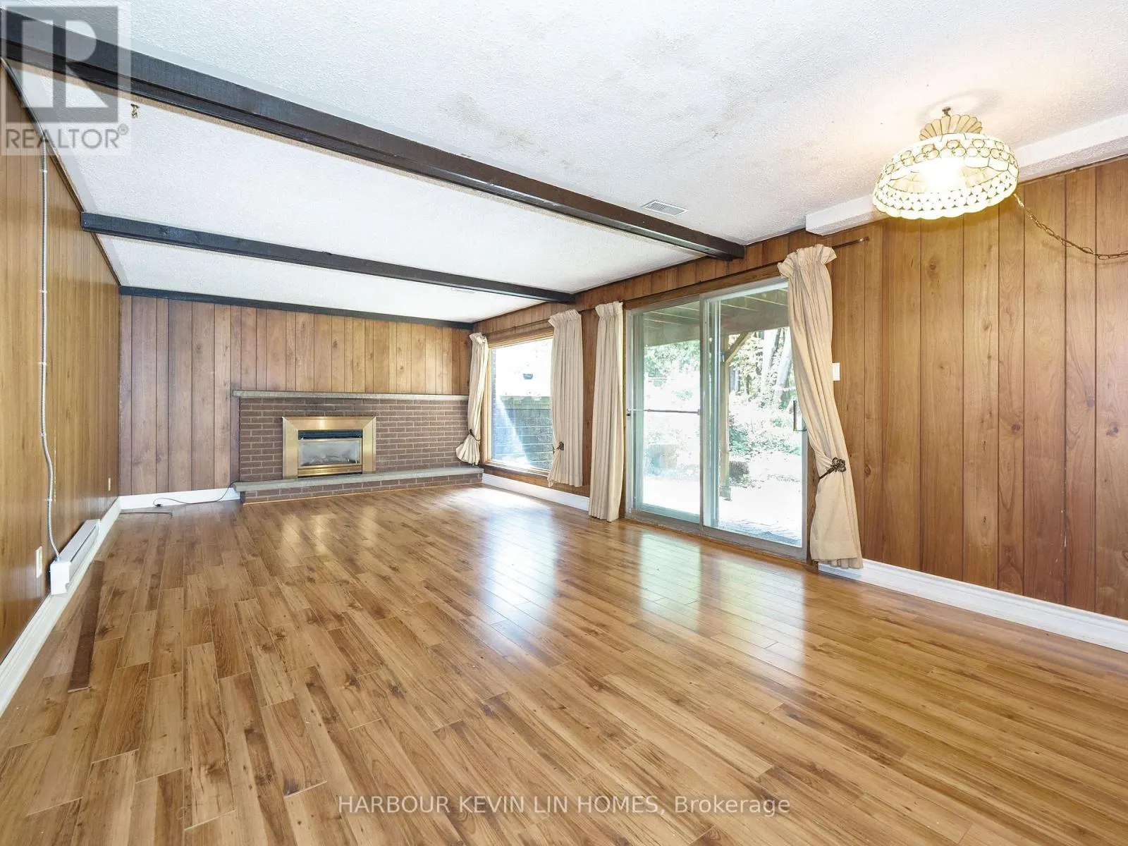 213 MURRAY DRIVE