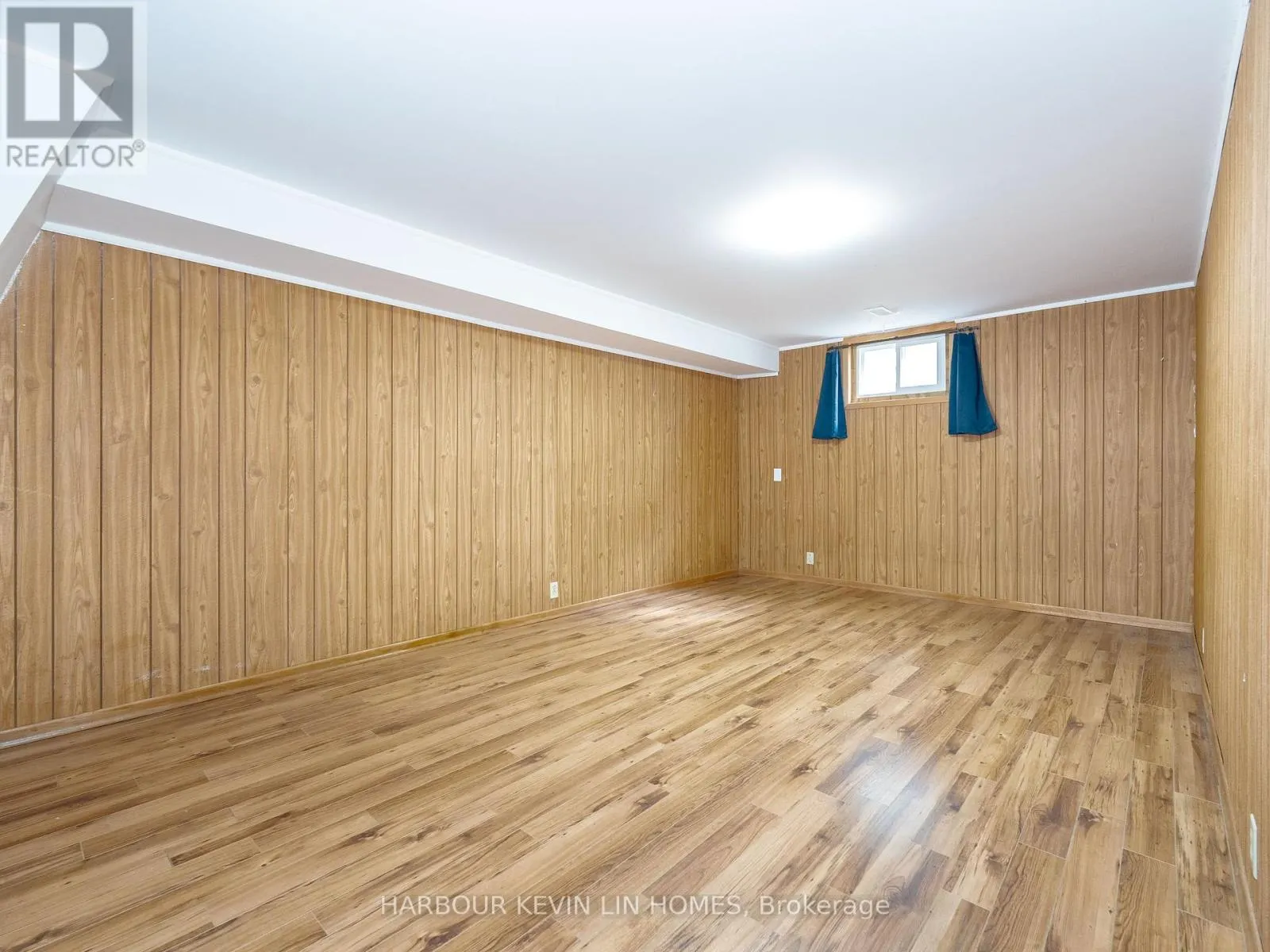 213 MURRAY DRIVE