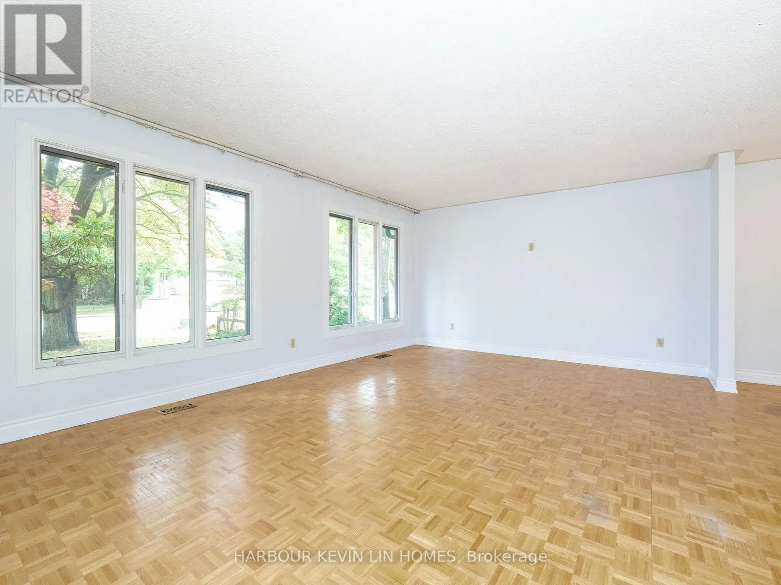 213 MURRAY DRIVE