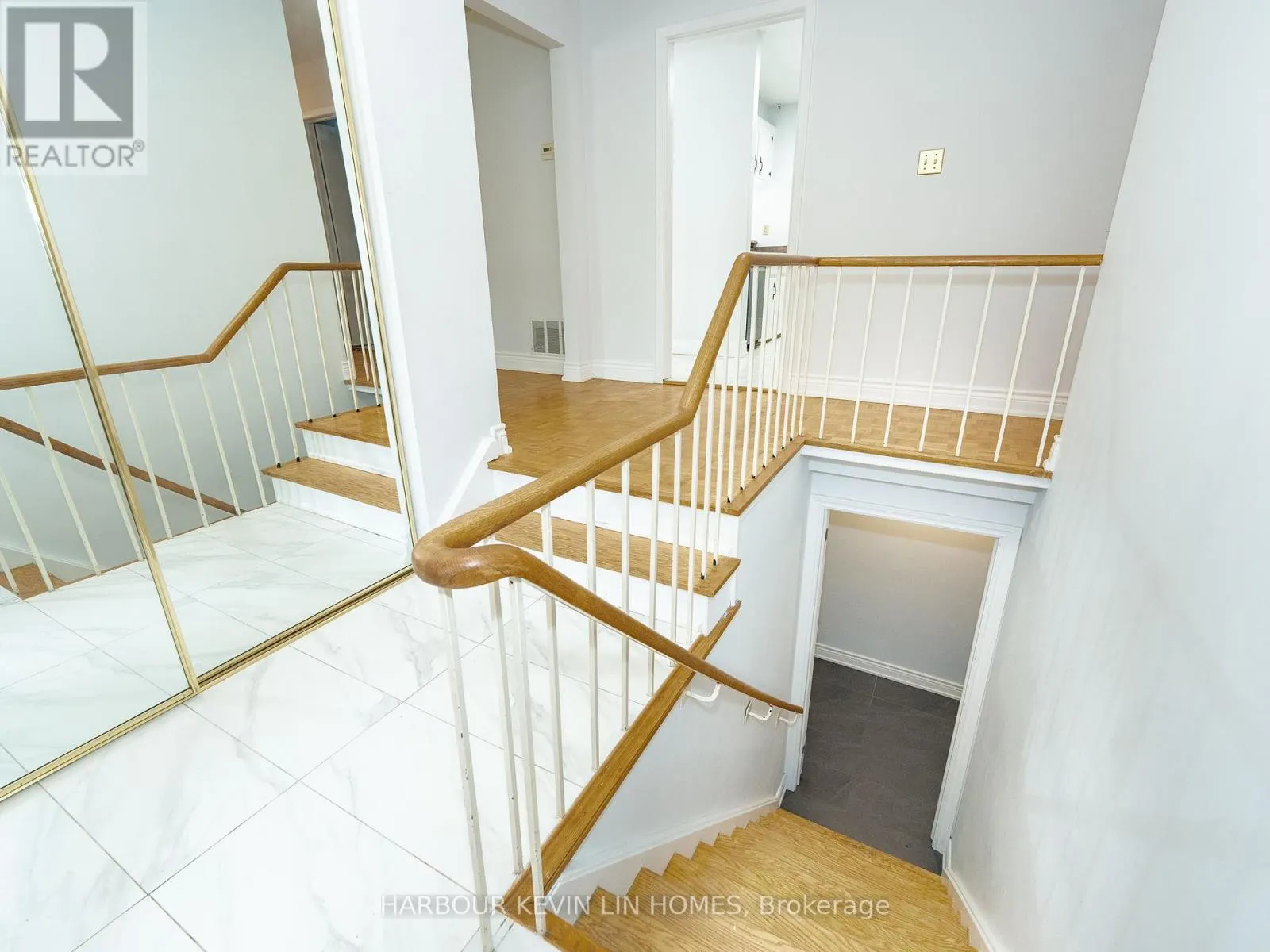 213 MURRAY DRIVE
