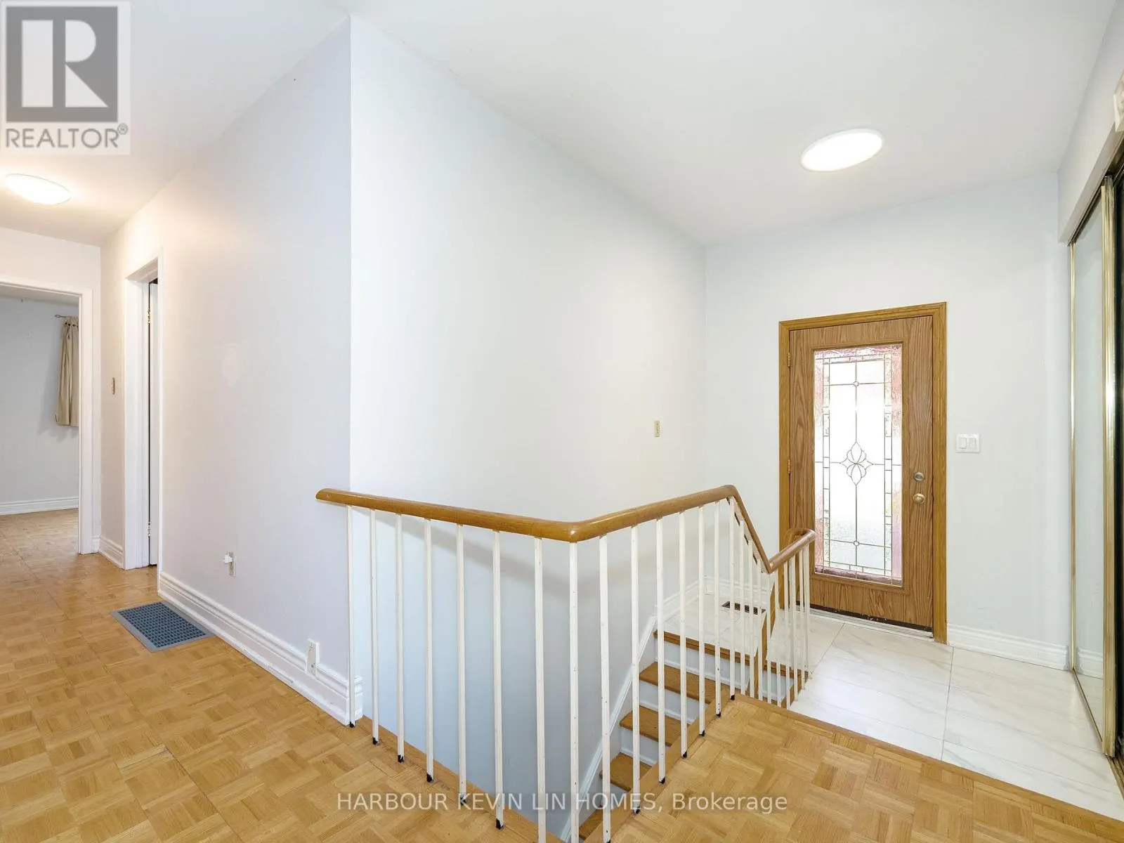 213 MURRAY DRIVE