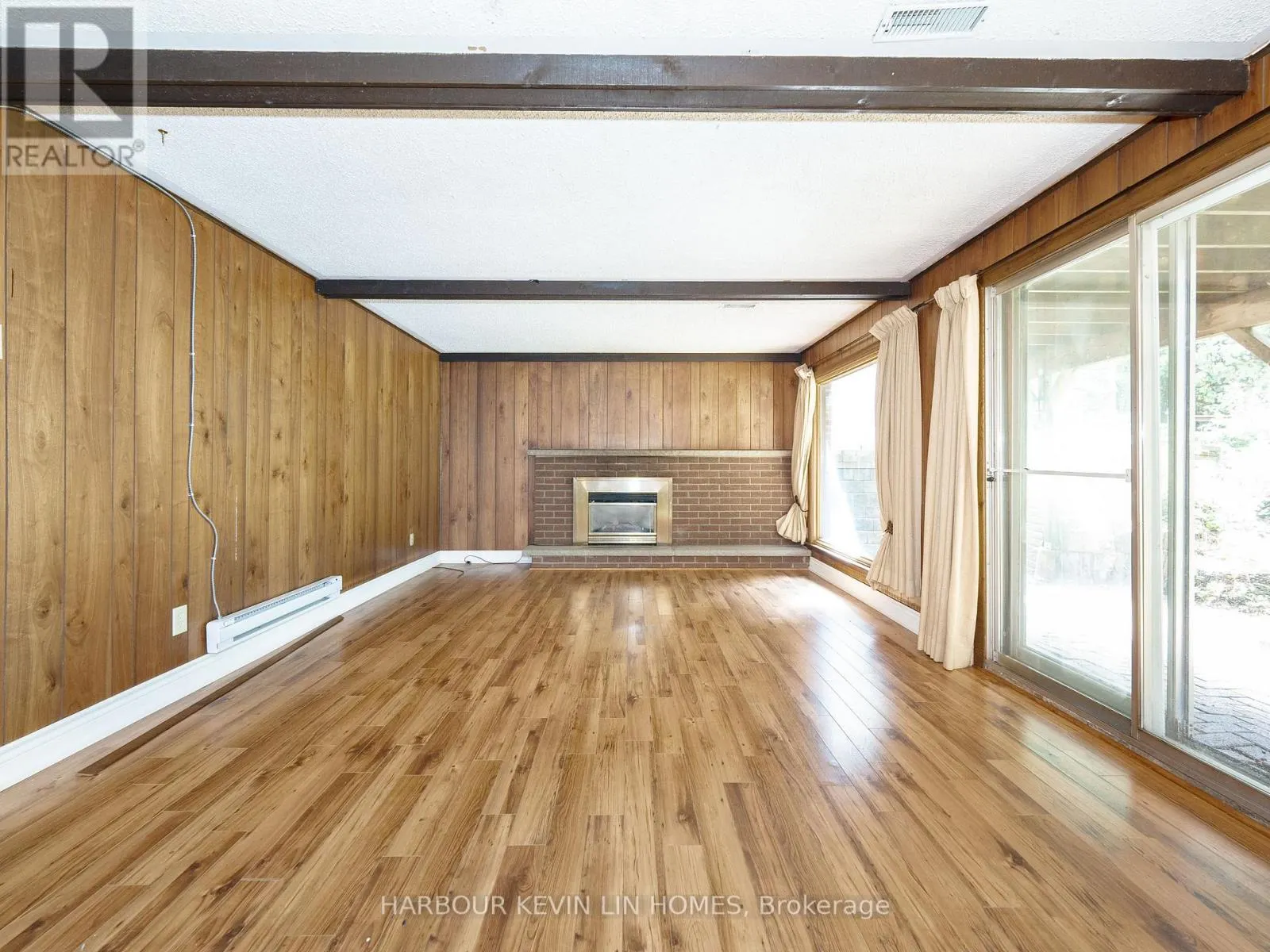 213 MURRAY DRIVE