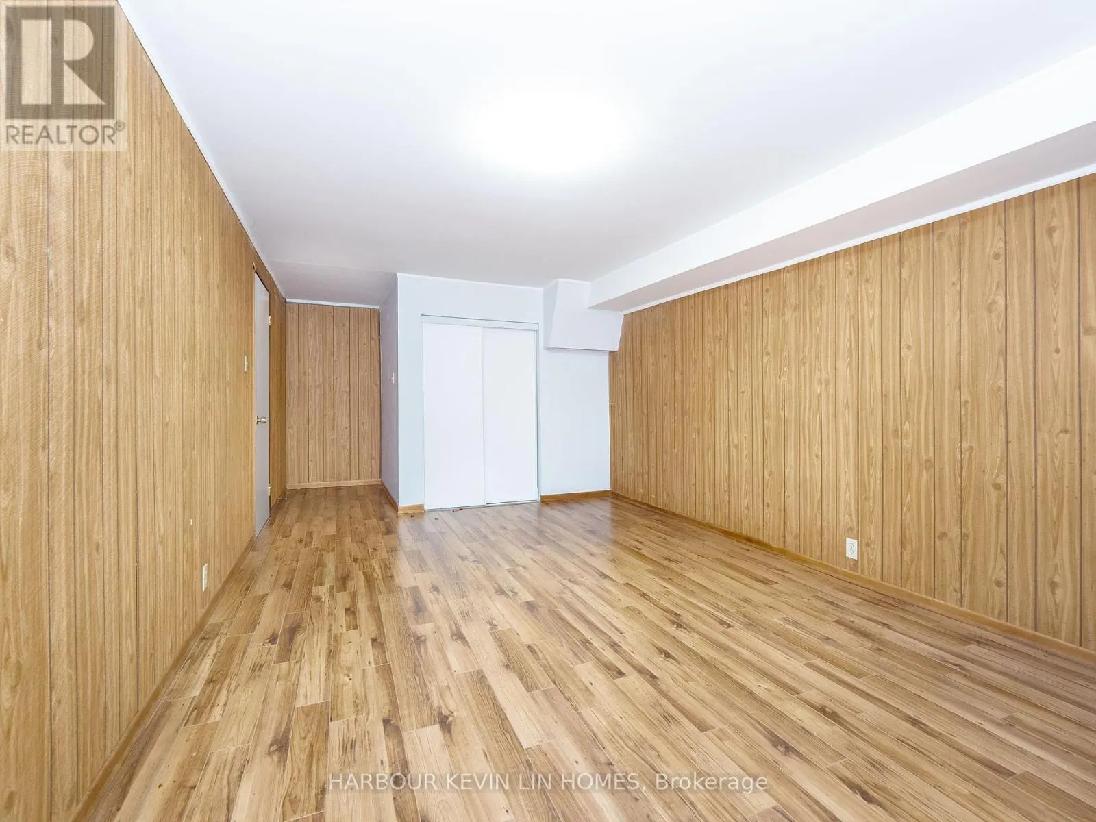 213 MURRAY DRIVE