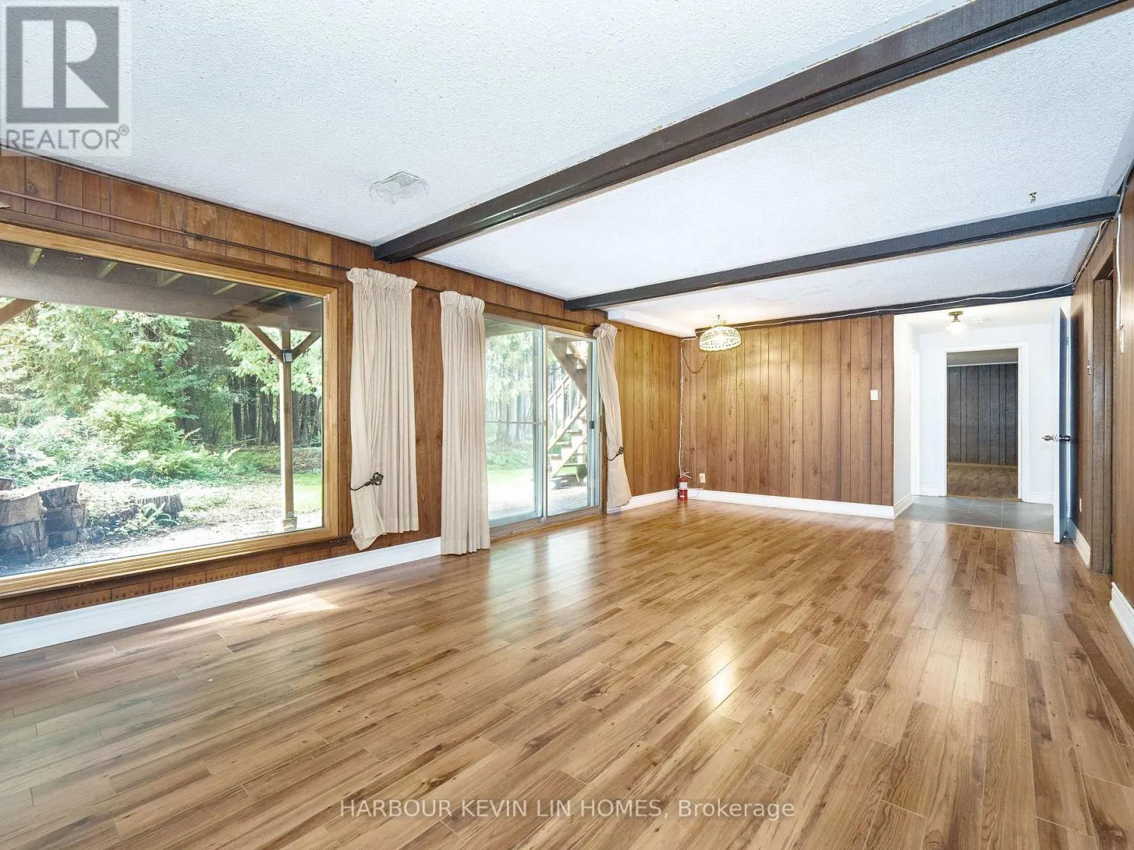 213 MURRAY DRIVE