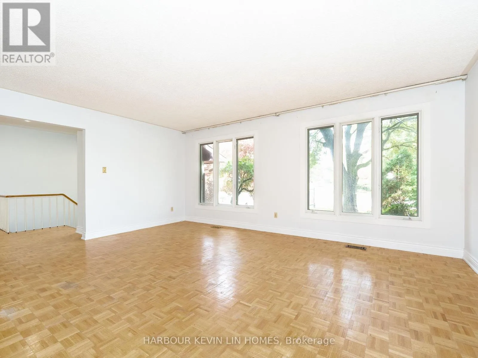 213 MURRAY DRIVE
