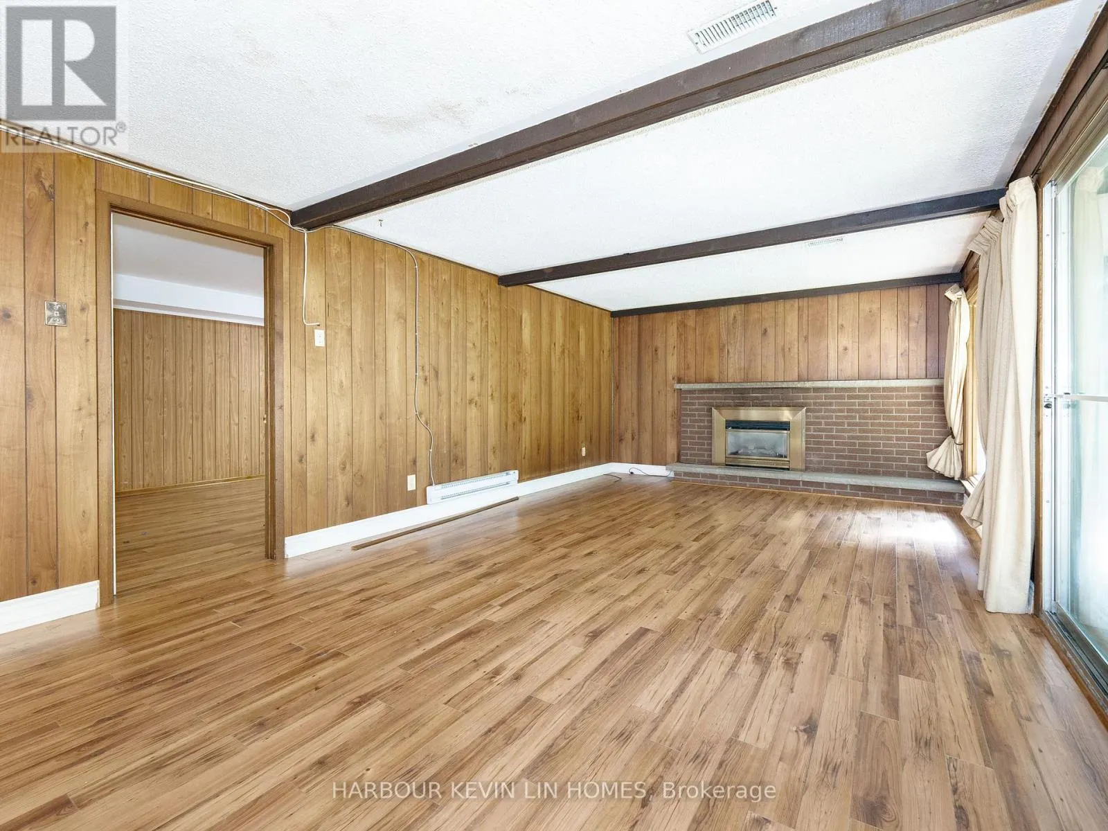 213 MURRAY DRIVE
