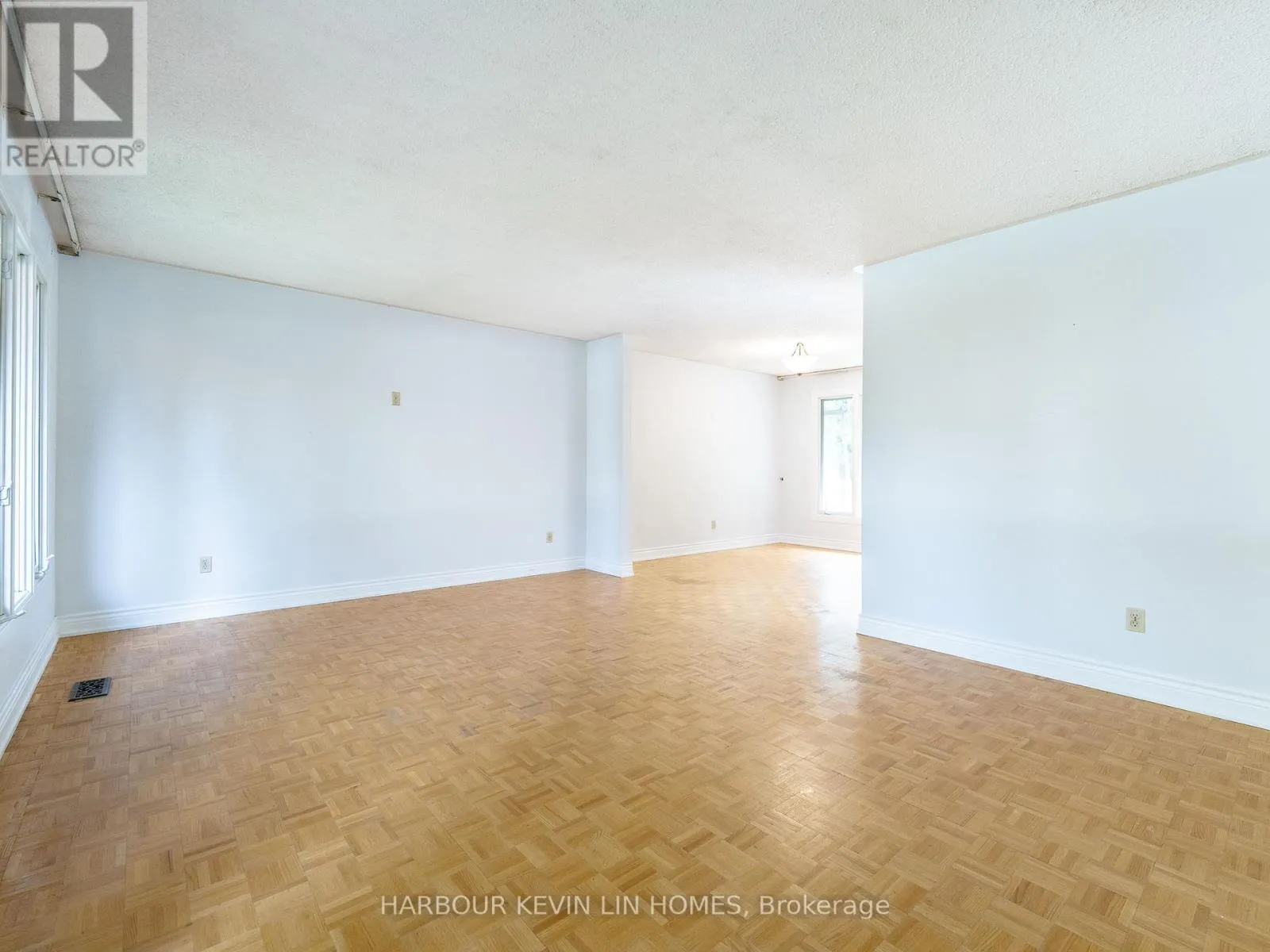 213 MURRAY DRIVE