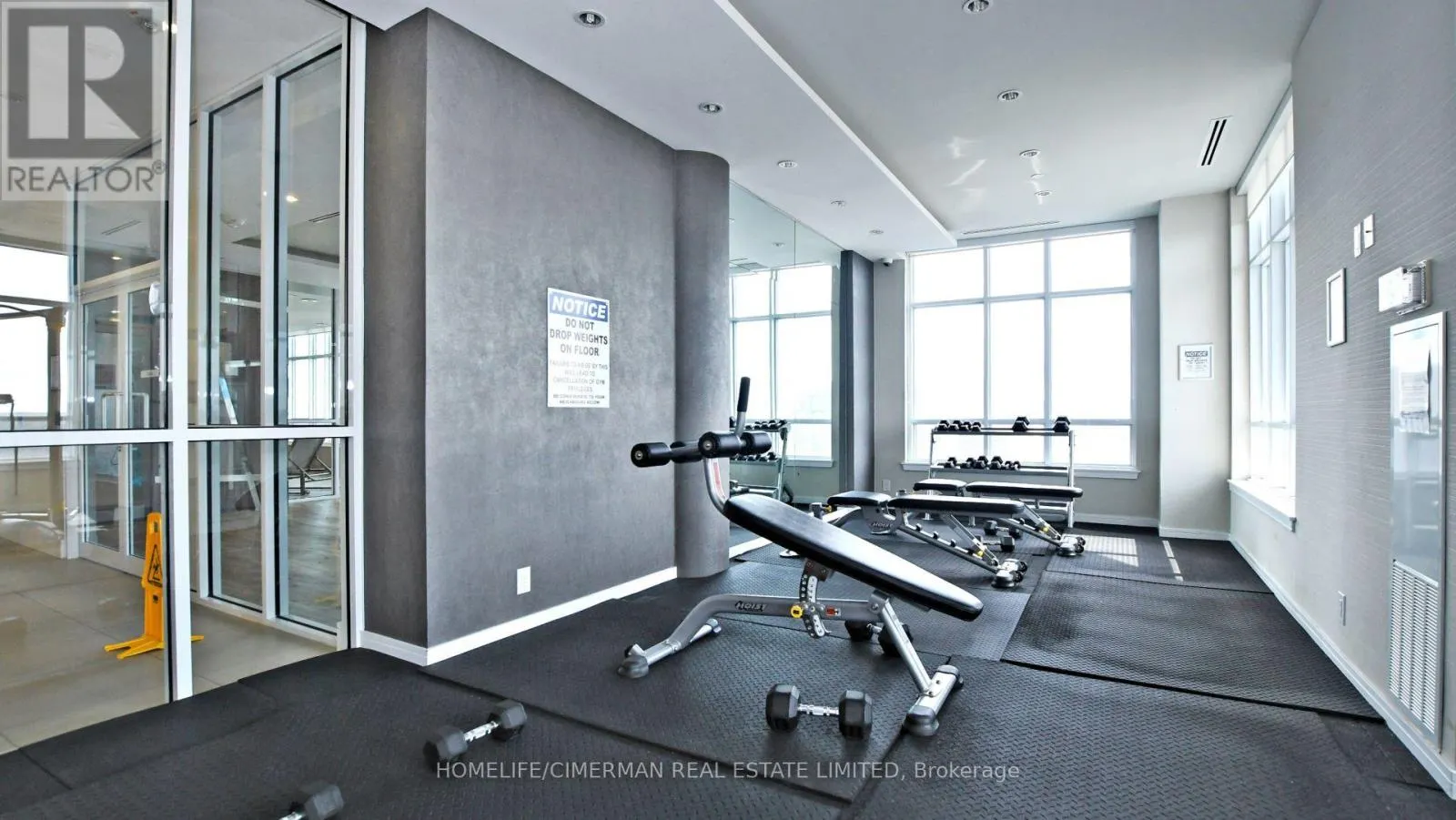810 - 9191 YONGE STREET