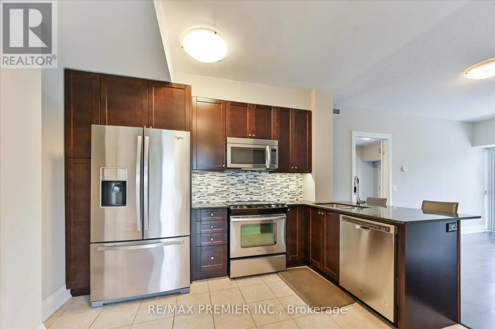 517 - 8302 ISLINGTON AVENUE