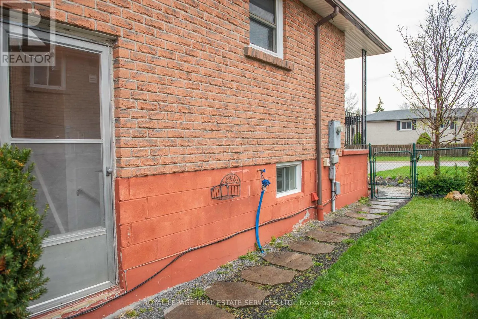 LOWER LEVEL - 5 MAPLE COURT
