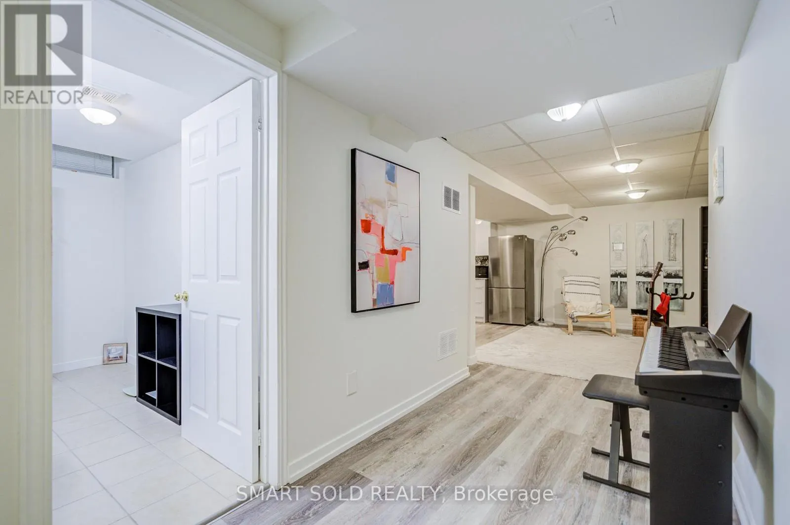 35 BENTOAK CRESCENT