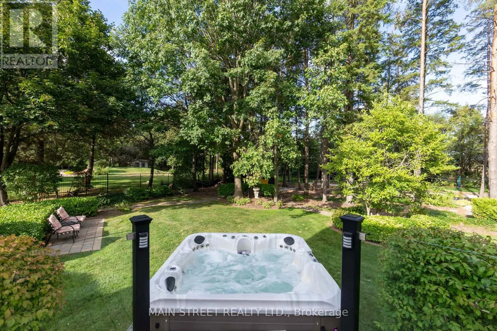 9 CEDAR RIDGE ROAD