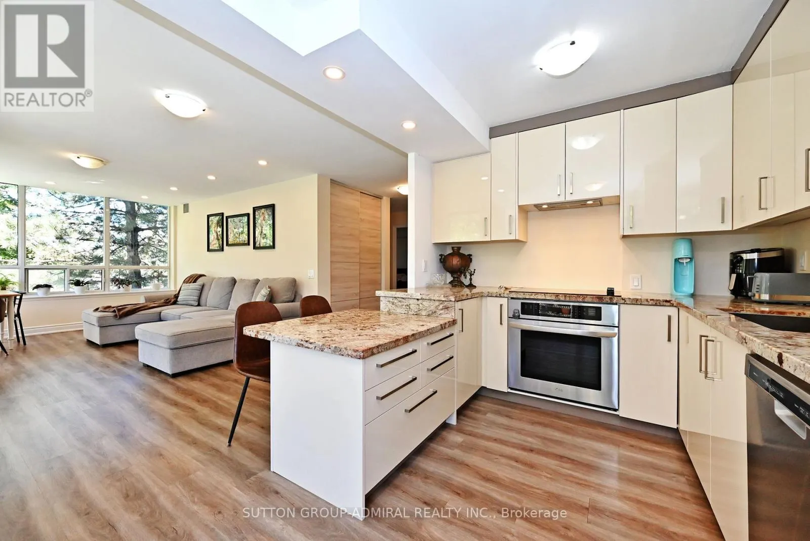 203 - 91 TOWNSGATE DRIVE