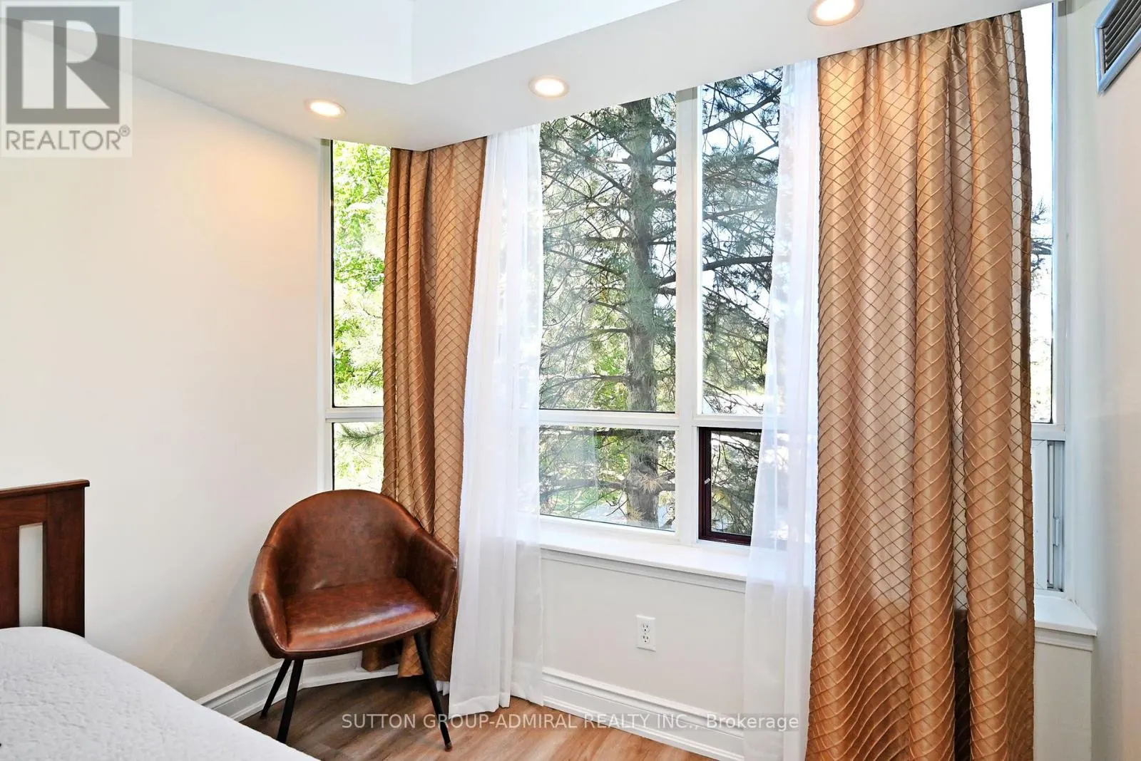 203 - 91 TOWNSGATE DRIVE