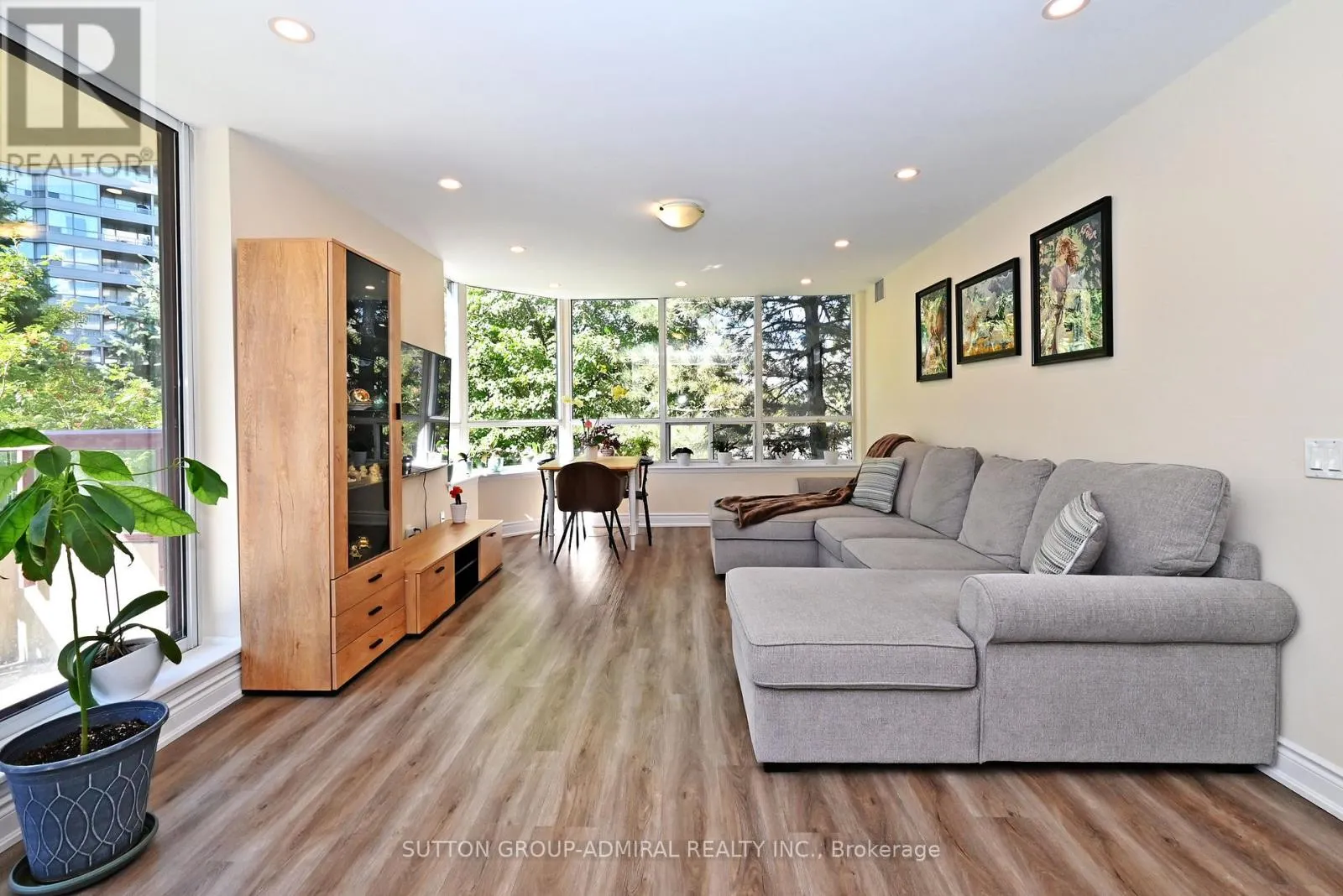 203 - 91 TOWNSGATE DRIVE