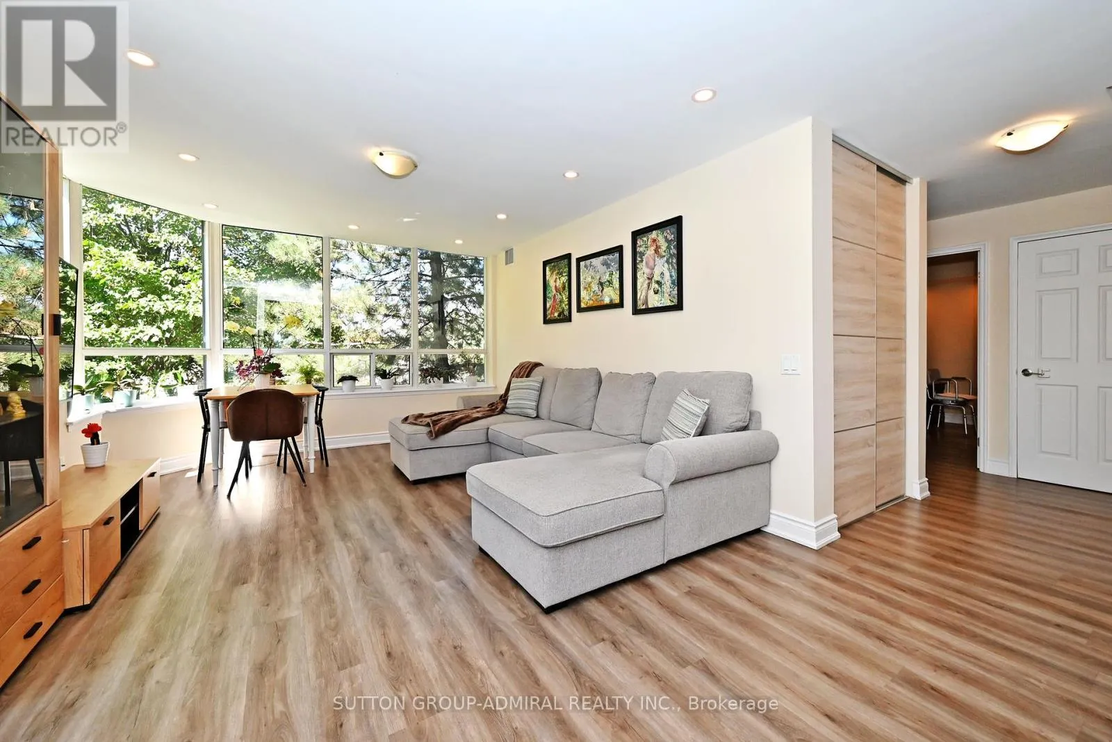 203 - 91 TOWNSGATE DRIVE