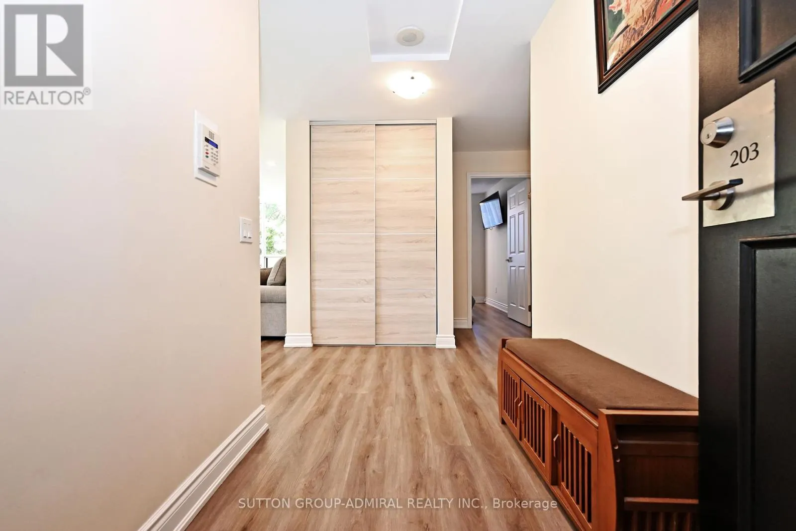 203 - 91 TOWNSGATE DRIVE