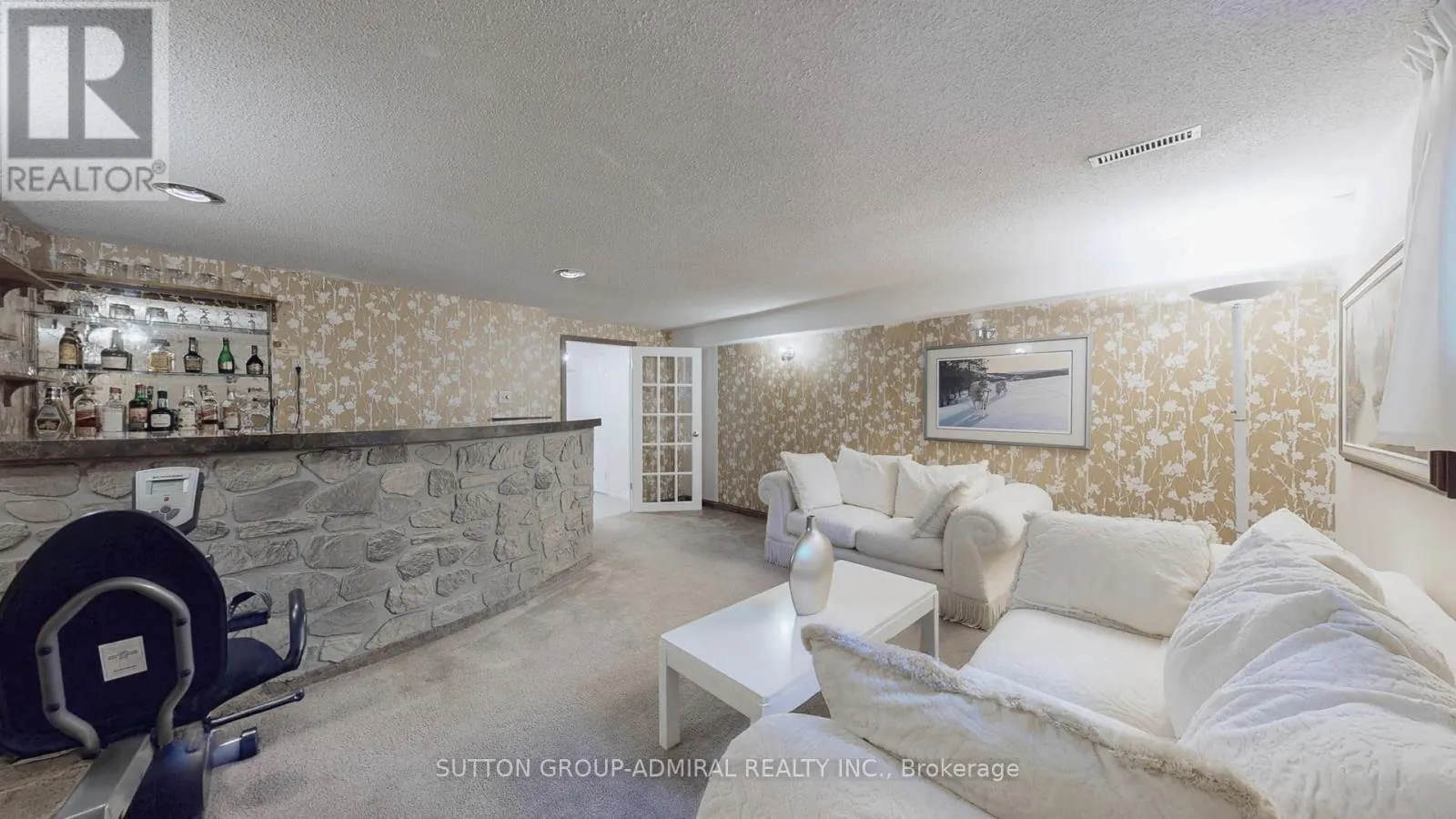 62 SHIELDMARK CRESCENT