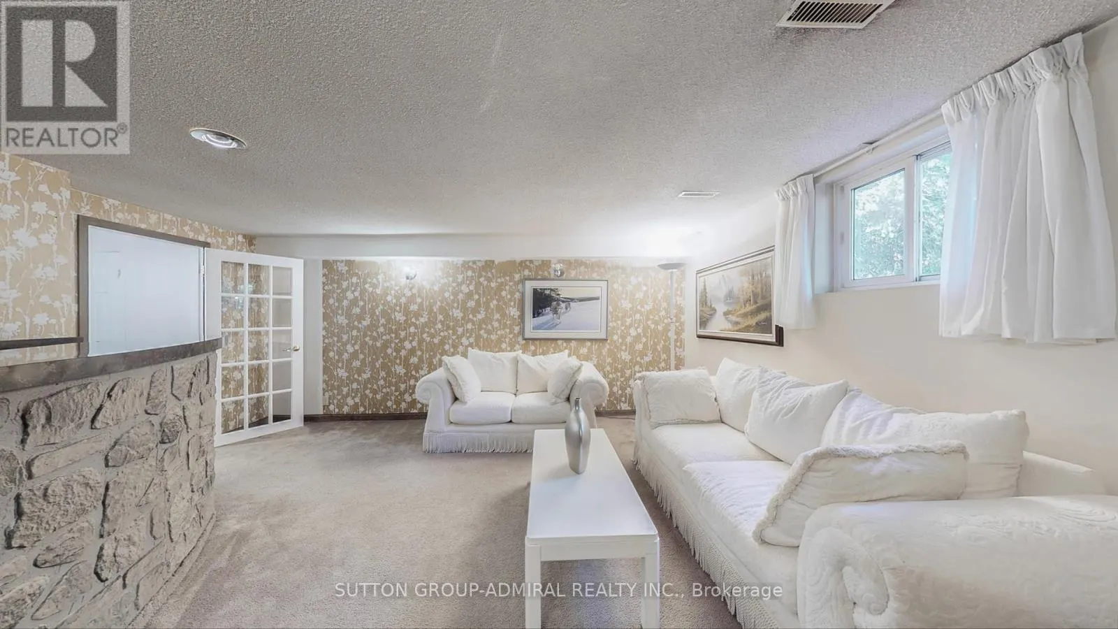 62 SHIELDMARK CRESCENT