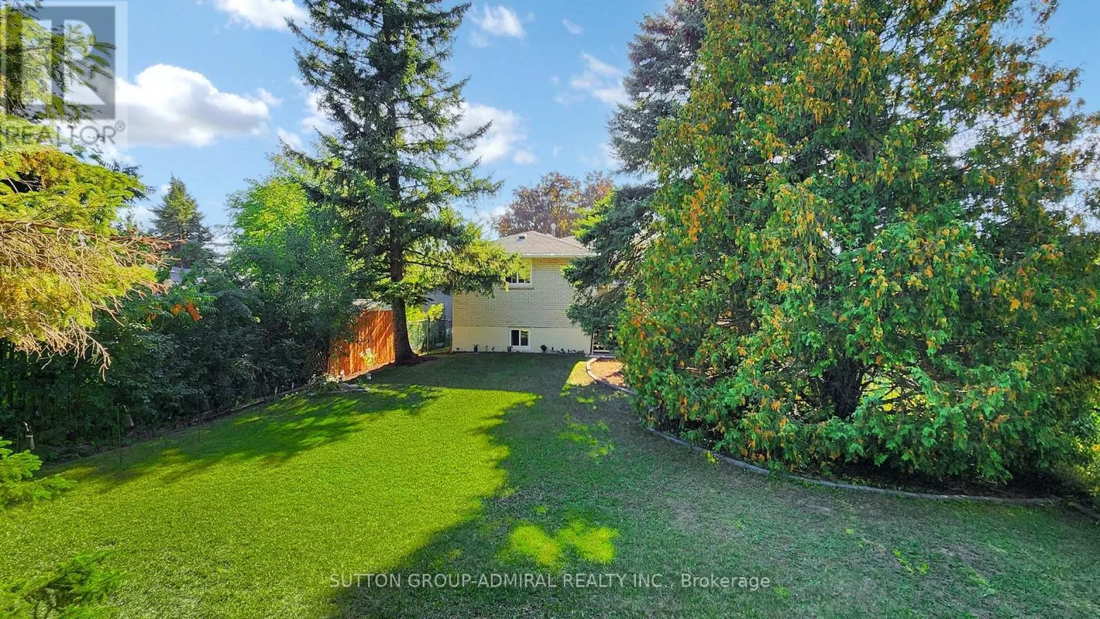 62 SHIELDMARK CRESCENT