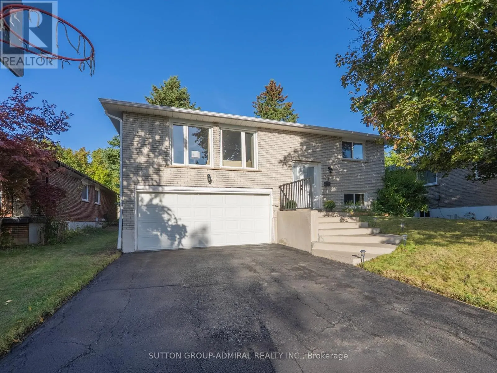 62 SHIELDMARK CRESCENT