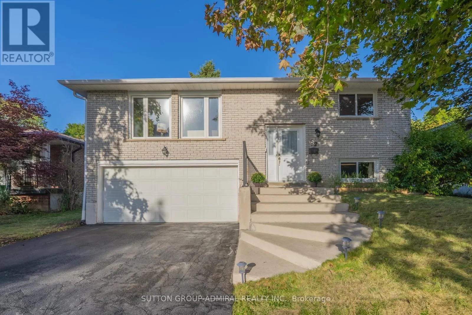 62 SHIELDMARK CRESCENT