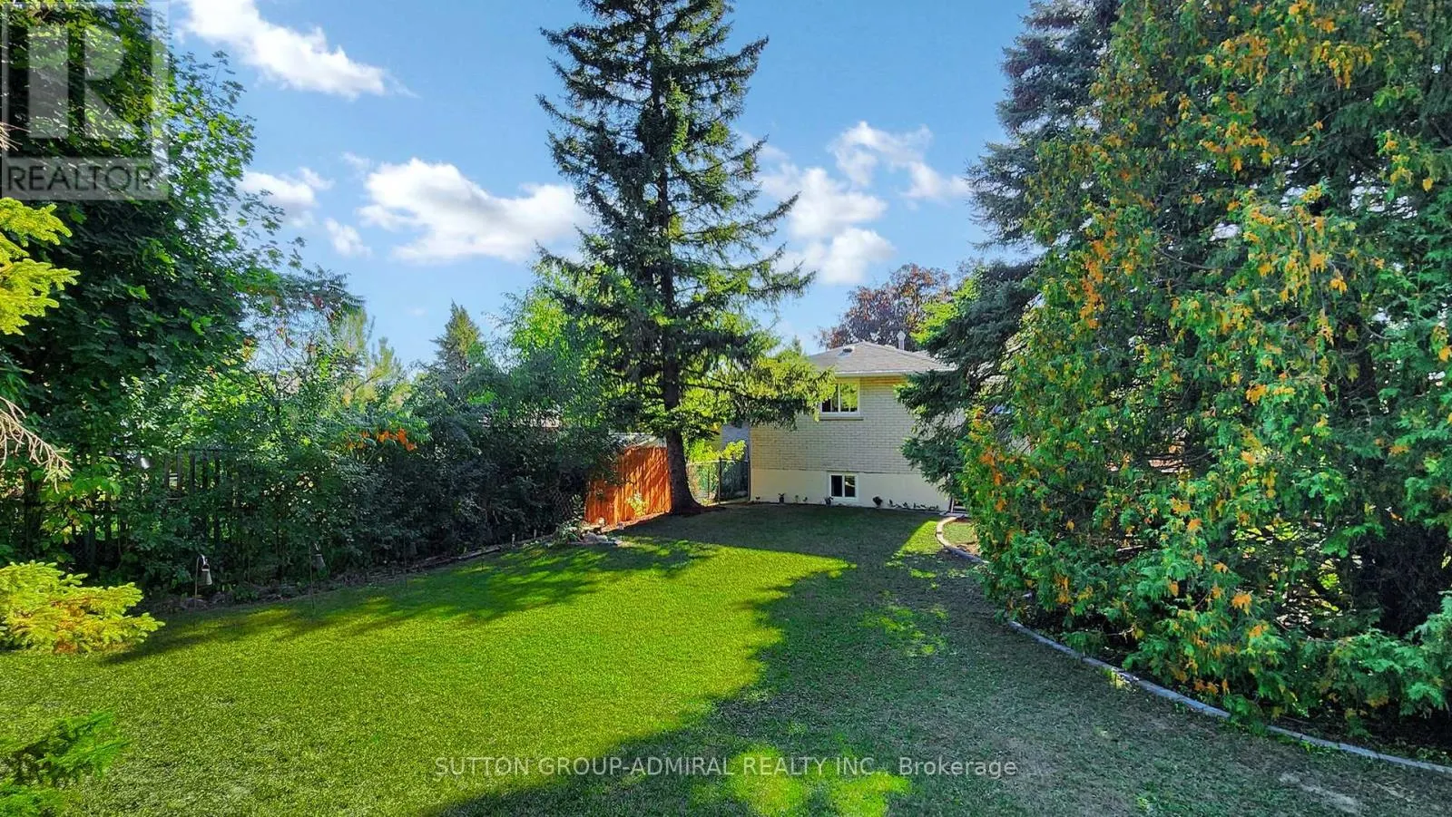 62 SHIELDMARK CRESCENT