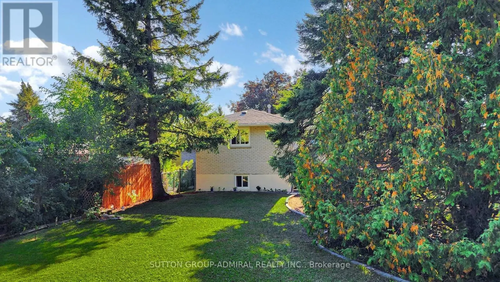 62 SHIELDMARK CRESCENT