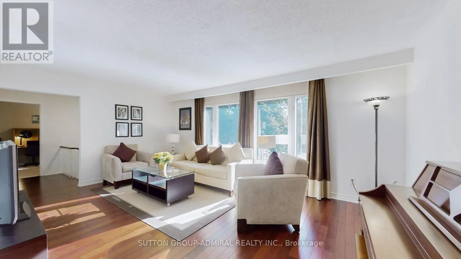 62 SHIELDMARK CRESCENT