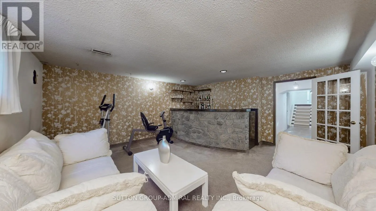 62 SHIELDMARK CRESCENT