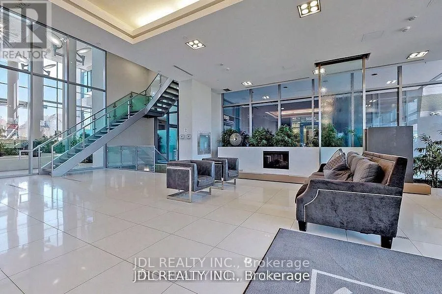 202B - 9090 YONGE STREET