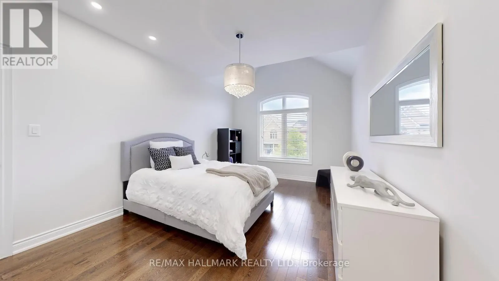 126 SIR STEVENS DRIVE