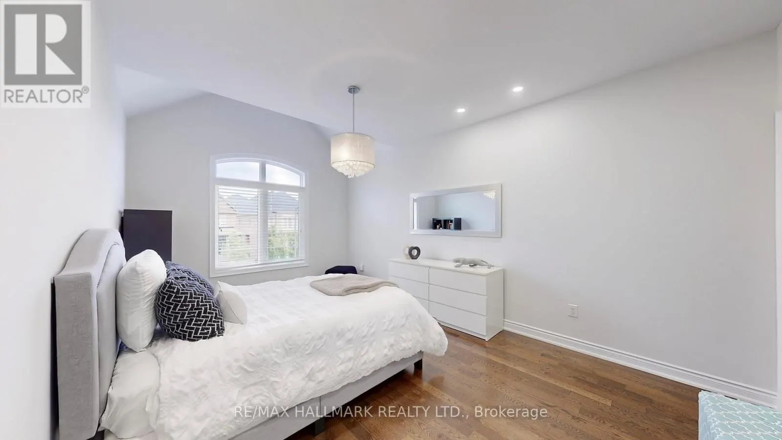 126 SIR STEVENS DRIVE