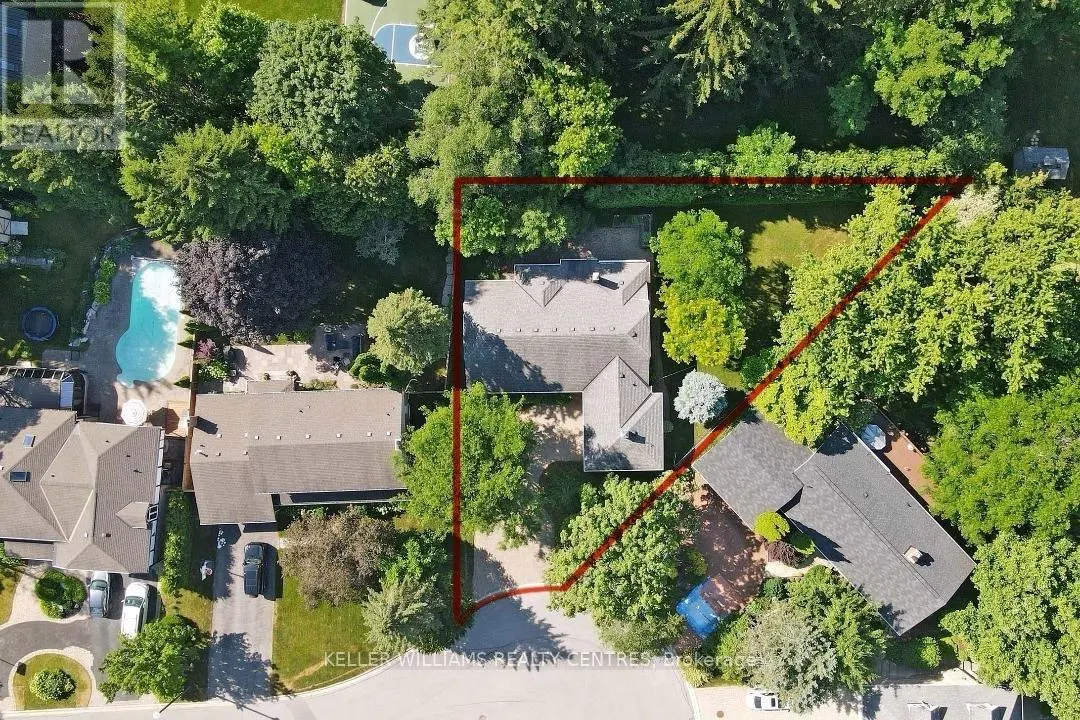 27 HAWTHORNE LANE