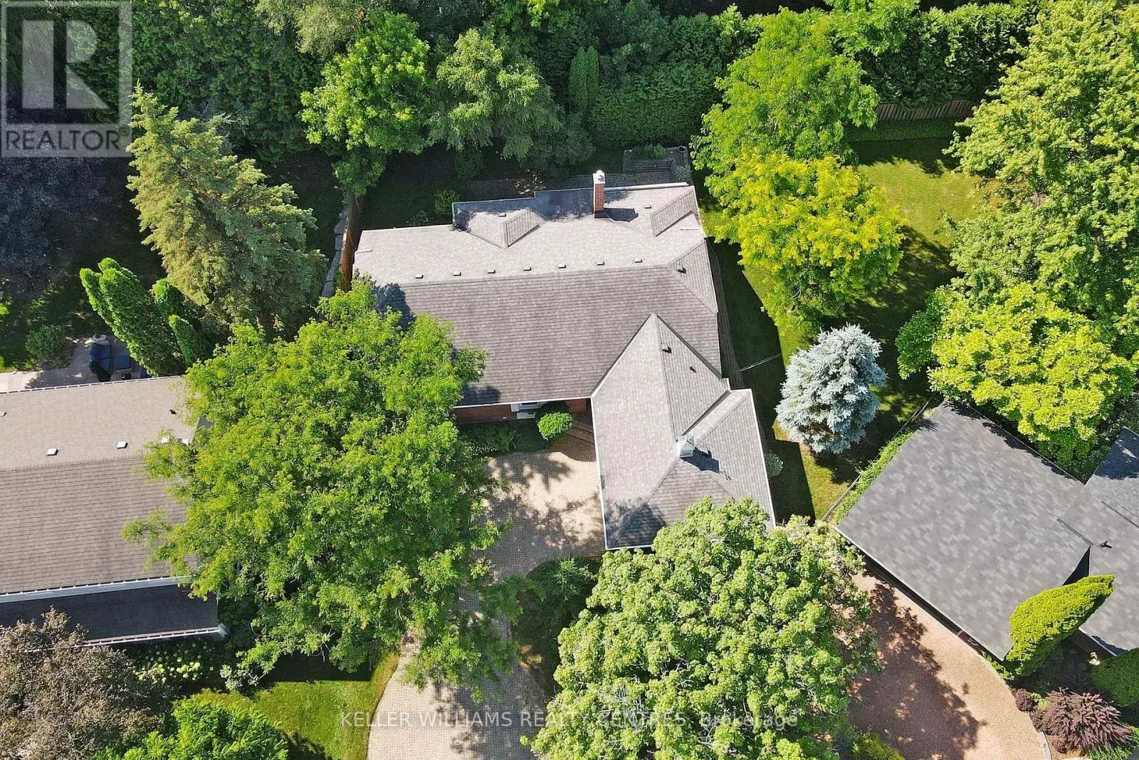 27 HAWTHORNE LANE