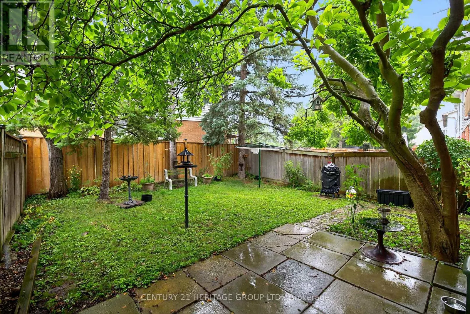 374 MAPLEGROVE AVENUE