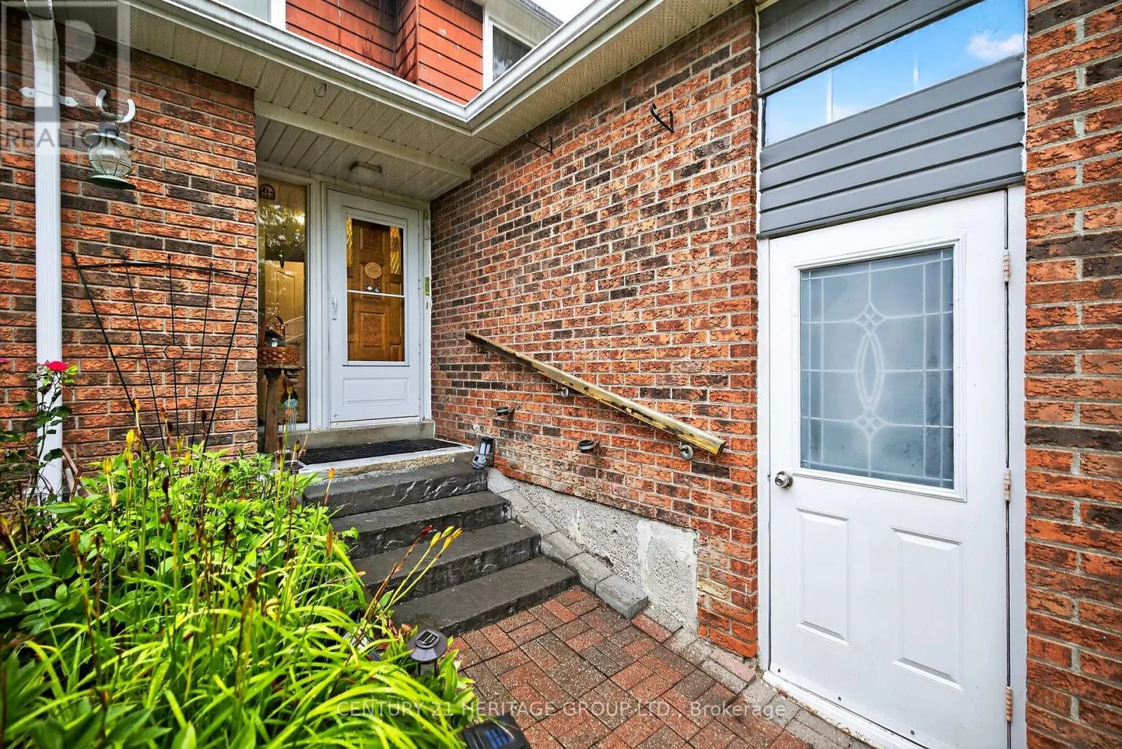 374 MAPLEGROVE AVENUE
