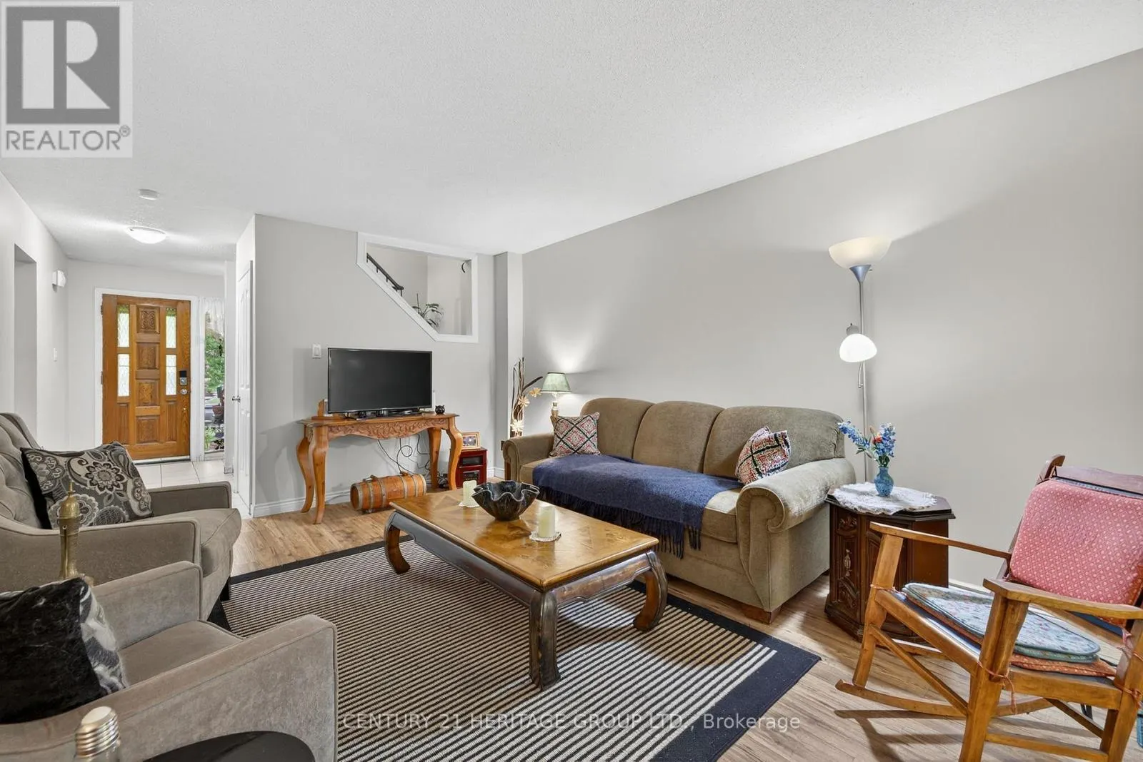 374 MAPLEGROVE AVENUE