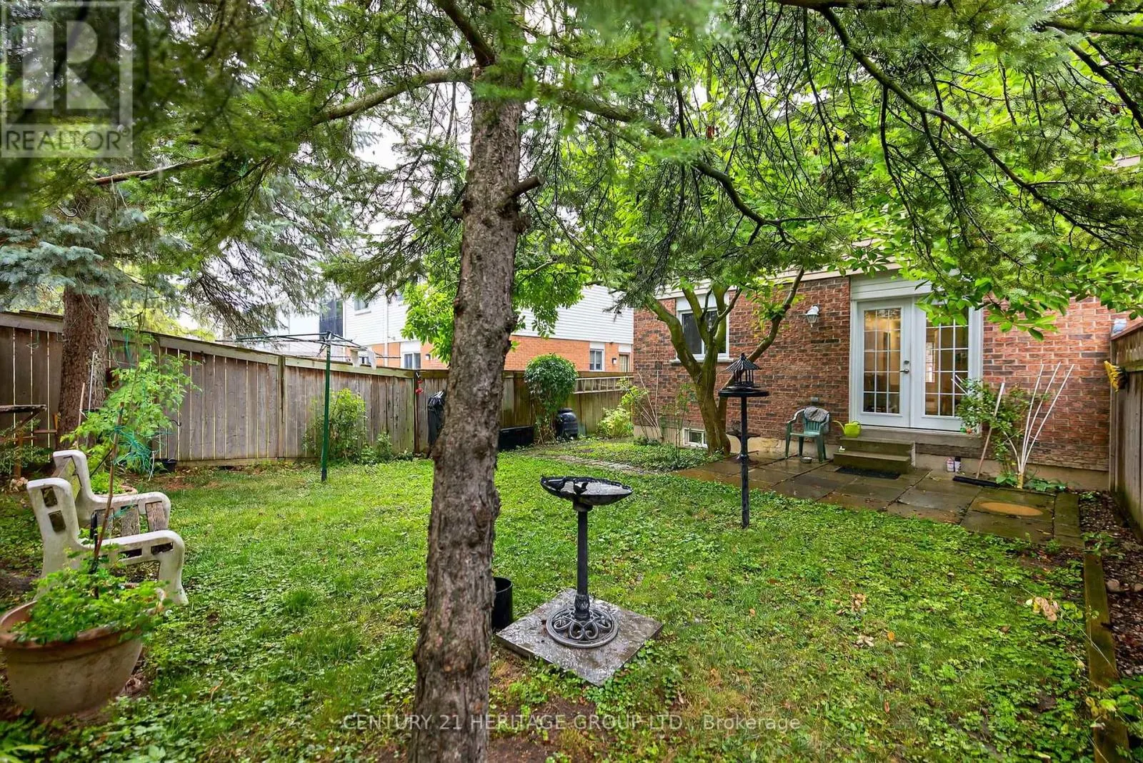 374 MAPLEGROVE AVENUE